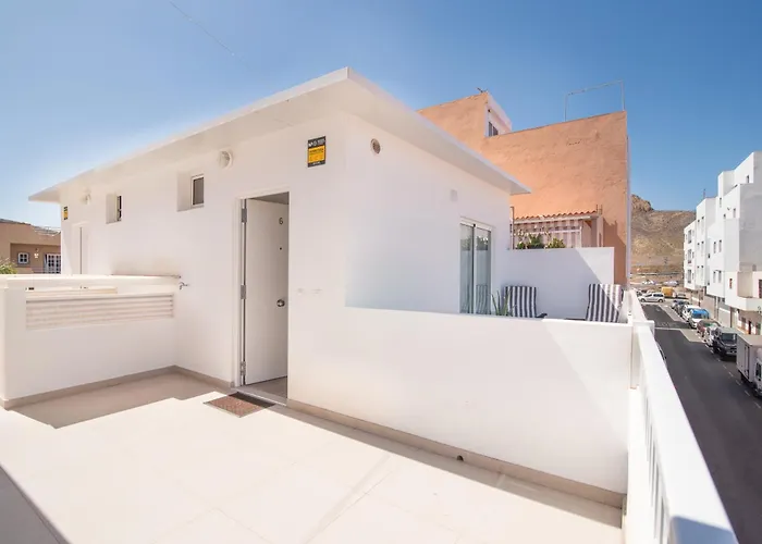 Atico Luminoso Centrico Con Terraza Privada Арона