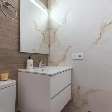 Atico Centrico Con Terraza Privada * Арона