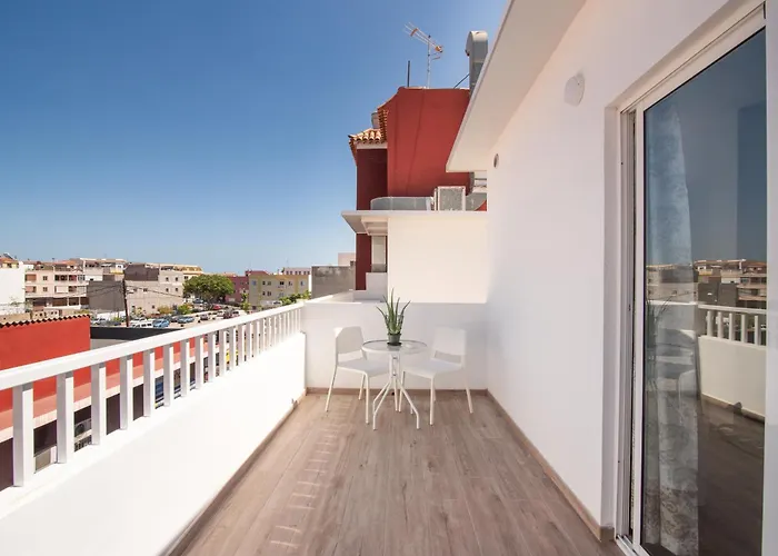 ático Luminoso Céntrico Con Terraza Privada *